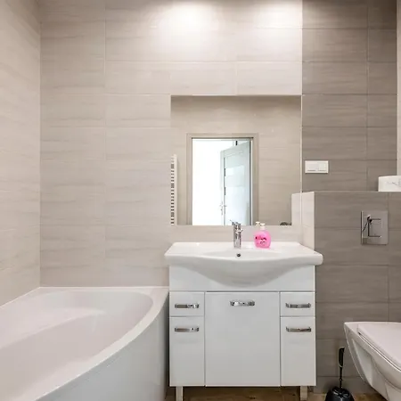 Apartamento - Aparts Wlochy *