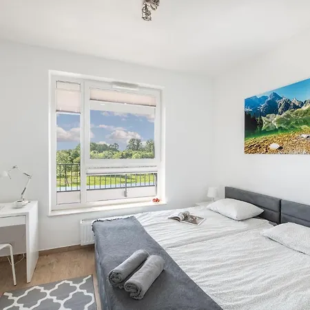 - Aparts Wlochy Apartment *