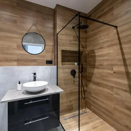 - Aparts Wlochy Apartment